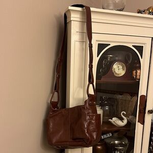 Hobo Sheila Crossbody bag in chocolate brown leather